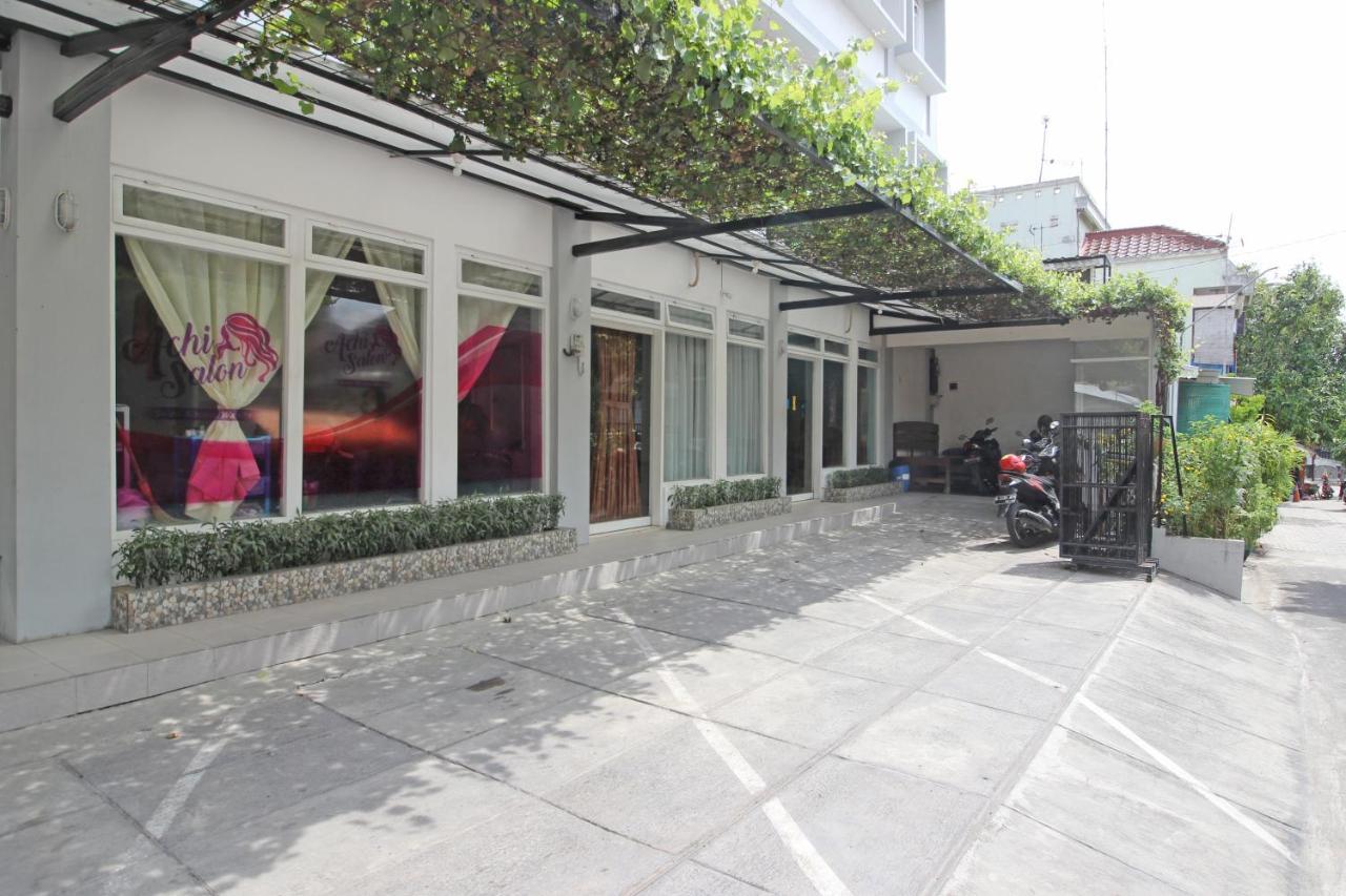 Reddoorz Near Solo Balapan Station Hotel Bagian luar foto